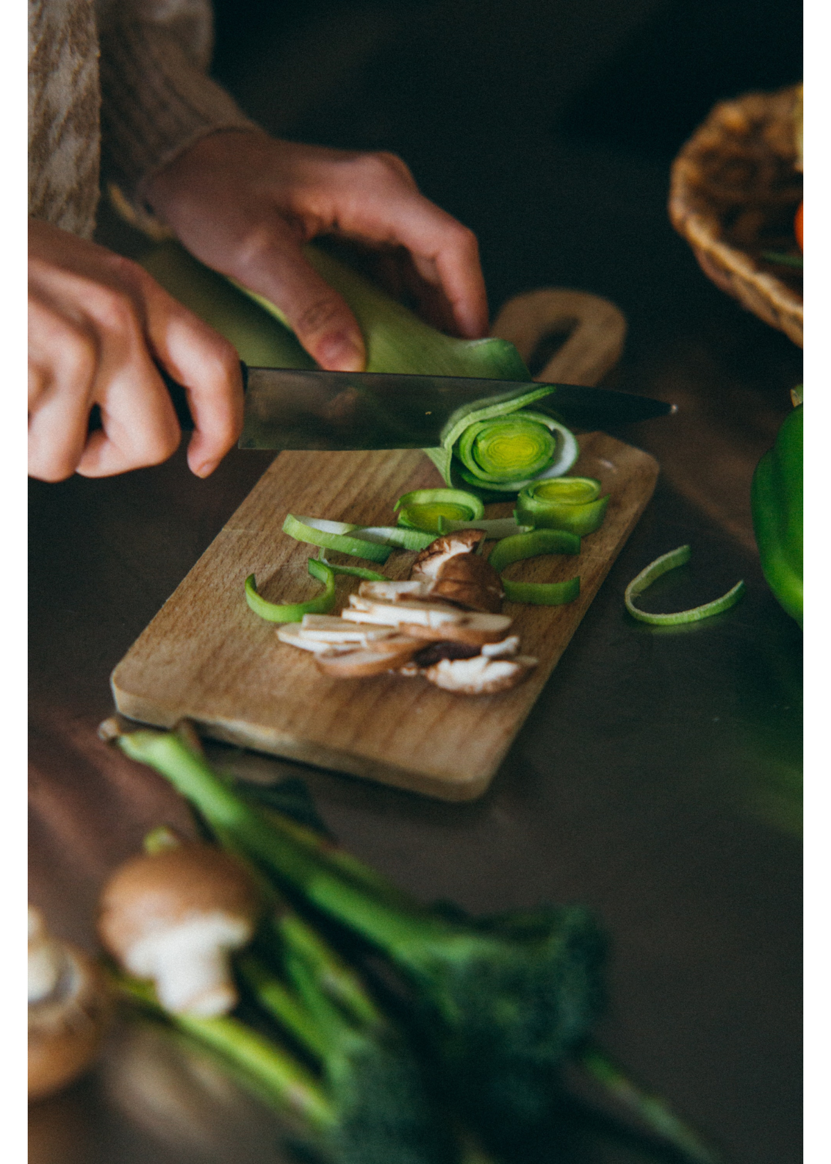 Knife Set Showdown: Which Ones Reign Supreme for Home Cooks?