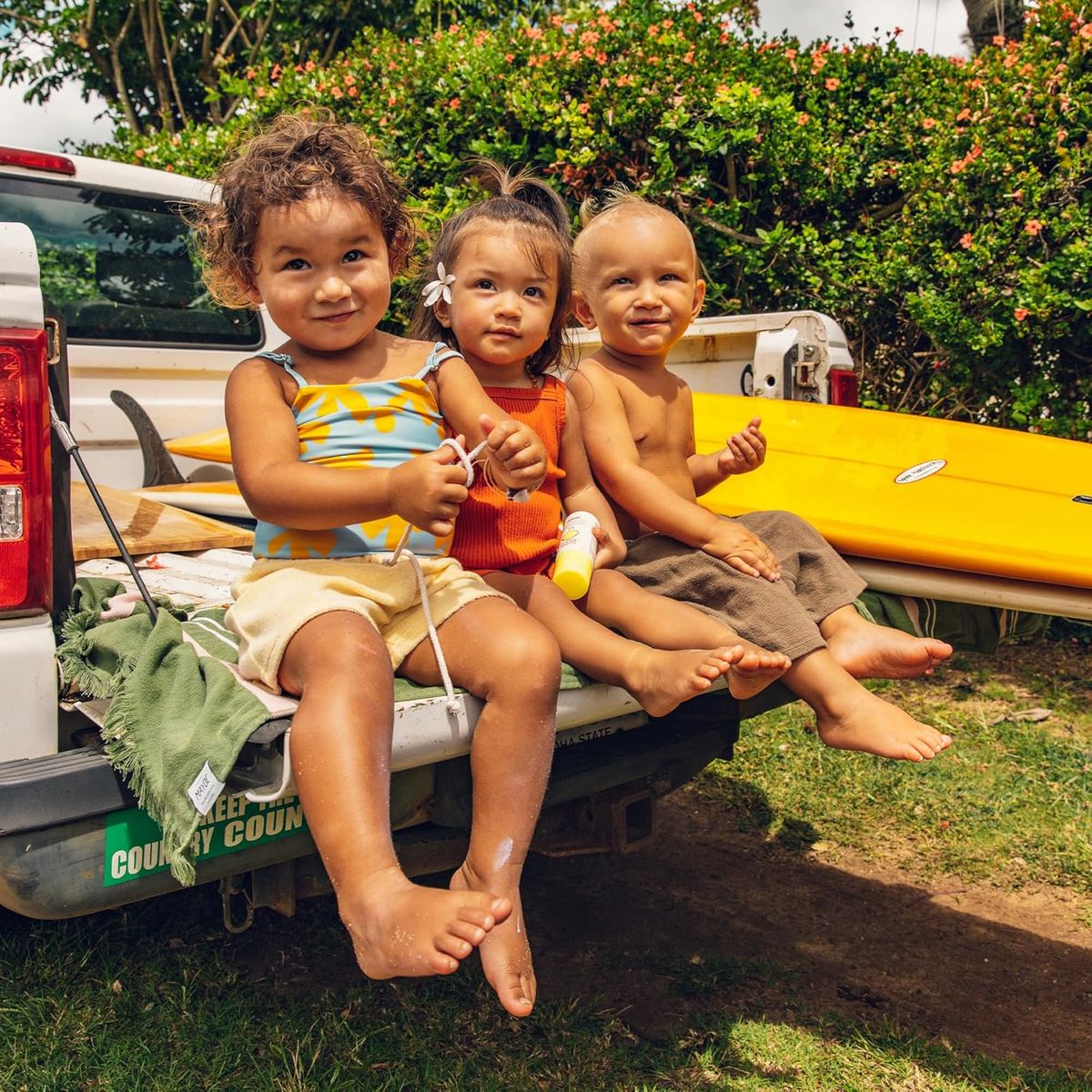 Effortless Roll-On Sunscreen: Perfect Protection for Kids Outdoors!