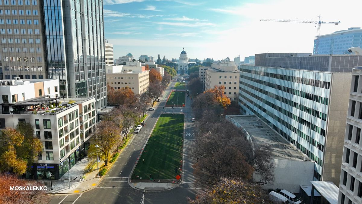 Sacramento's Capitol Mall gets a lawn makeover.