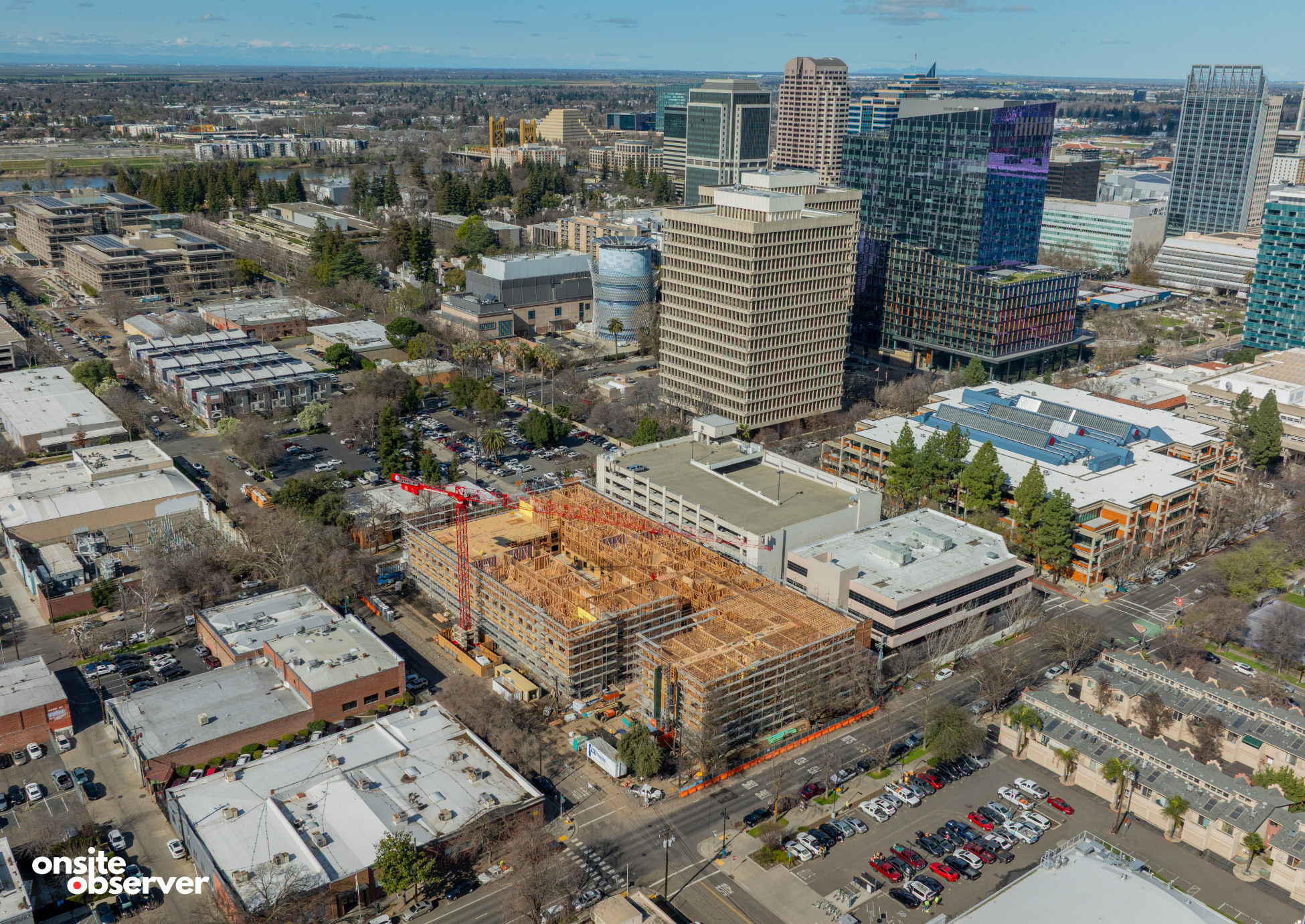 Aerial view of Monarch at 805 R Street, where the five-story affordable housing project is nearing full height along Sacramento’s R Street Corridor. Image: Onsite Observer. 