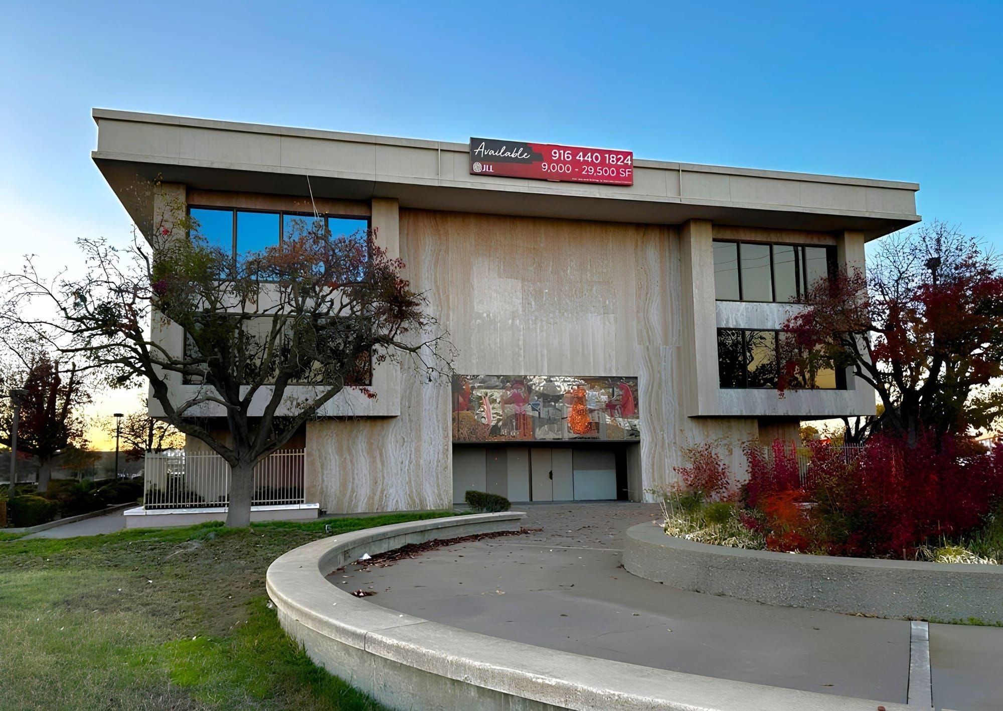 The former Home Savings and Loan building at 1950 Arden Way in Sacramento. A developer proposes demolishing the vacant building to make way for Shake Shack and Pollo Campero drive-through res
