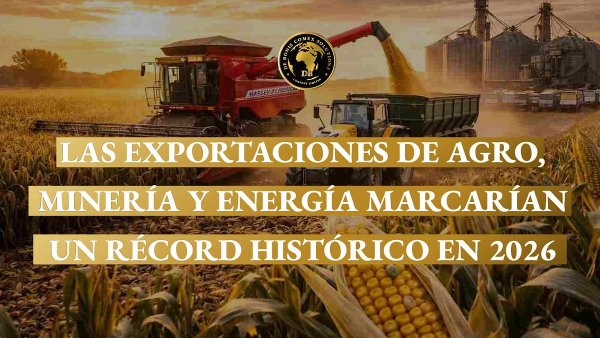 Máquina cosechando maíz en un campo agrícola, representando el crecimiento de las exportaciones del sector agroindustrial en Argentina.