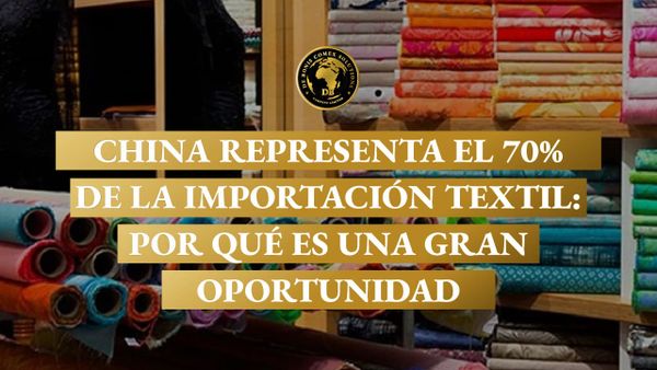 Rollos de telas y textiles exhibidos en un mercado mayorista, representando la importación textil desde China y su peso en el comercio global.