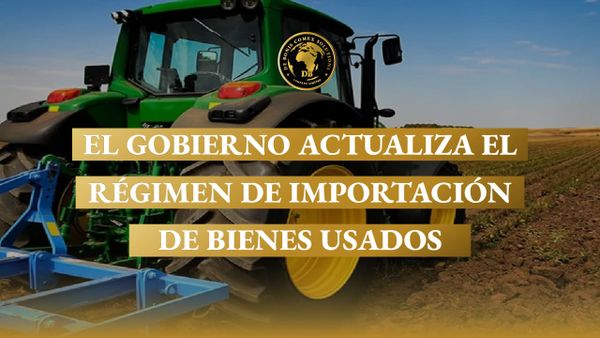 Tractor agrícola en operación en campo, asociado a la importación de bienes usados para incorporar maquinaria productiva en sectores estratégicos.