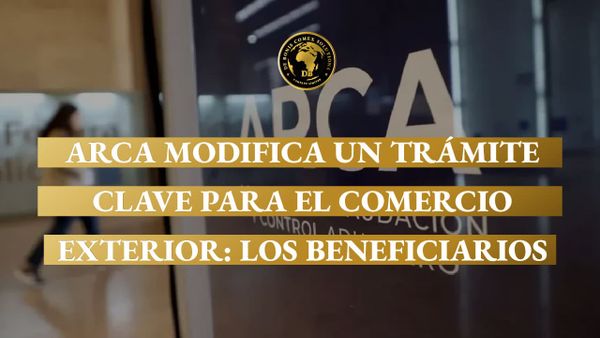Cartel de ARCA en una oficina de atención al público. Representa la simplificación de trámites para empresas operaciones de comercio exterior y exportaciones con cotización internacional.