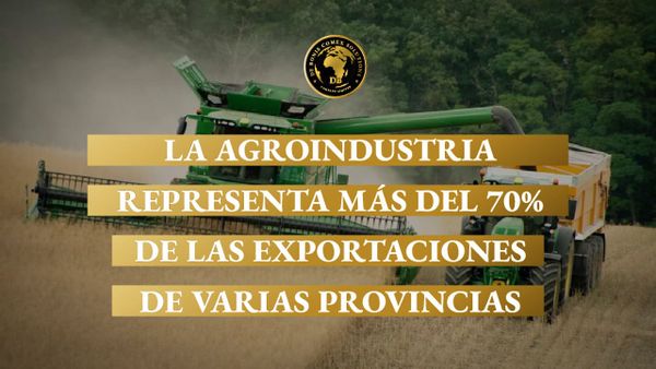 Cosechadora trabajando en un campo, una actividad clave para las exportaciones agroindustriales que representan más del 70% de las ventas externas en varias provincias