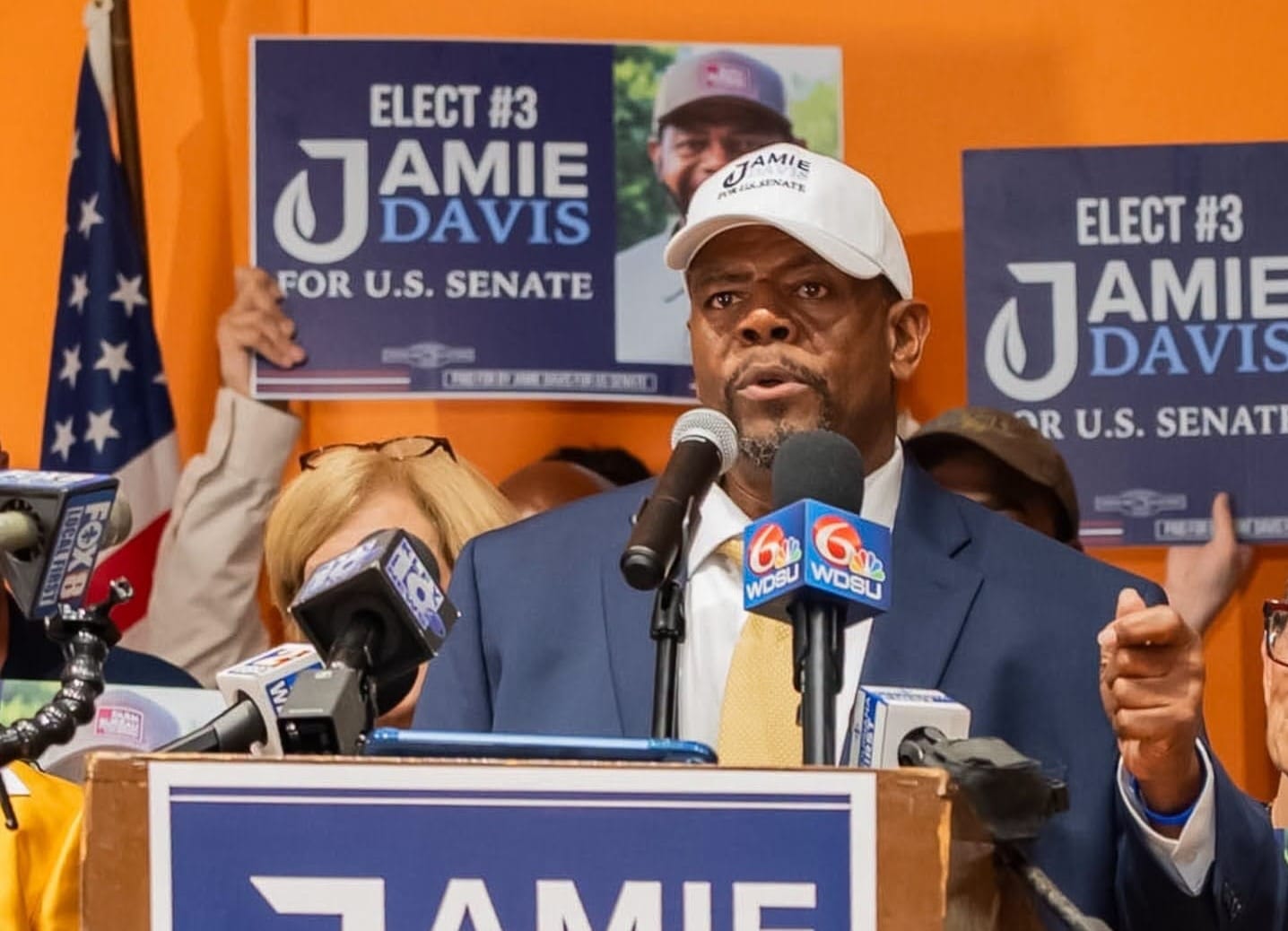 Davis’ Democratic Endorsement Becomes Test of Party’s Statewide Strategy