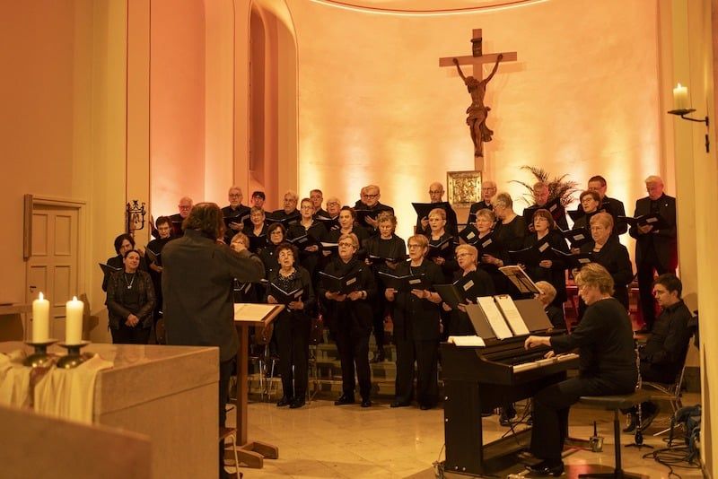 Taize` Feier des Pfarrcäcilienchors Höngen am Gründonnerstag