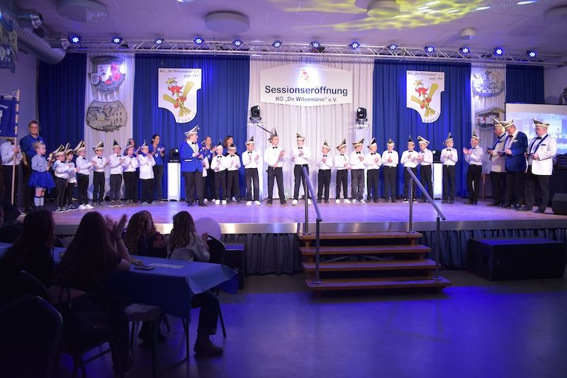 Prinz Jörg I. & Prinzessen Jeanette sowie Kinderprinz Mats I.  sind die neuen Tollitäten der KG De Witsemänn