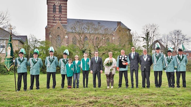 Neuer Schützenkönig der St. Johanes von Nepomuk Schützenbruderschaft Havert ist Günter Ströckens