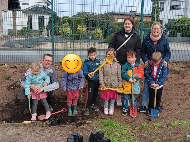 Tüdderner Kindergartenkinder pflanzen für die Zukunft