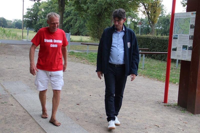 Barfußläufer  erreichte nach 750km den Westzipfel