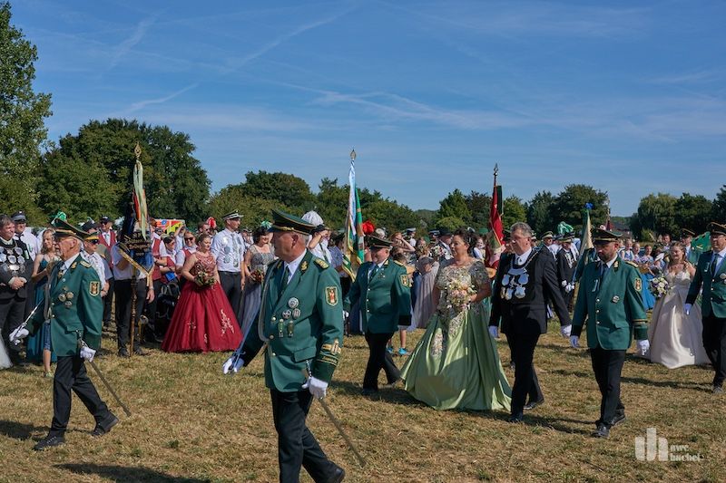 Schöner Festumzug bei brutaler Hitze