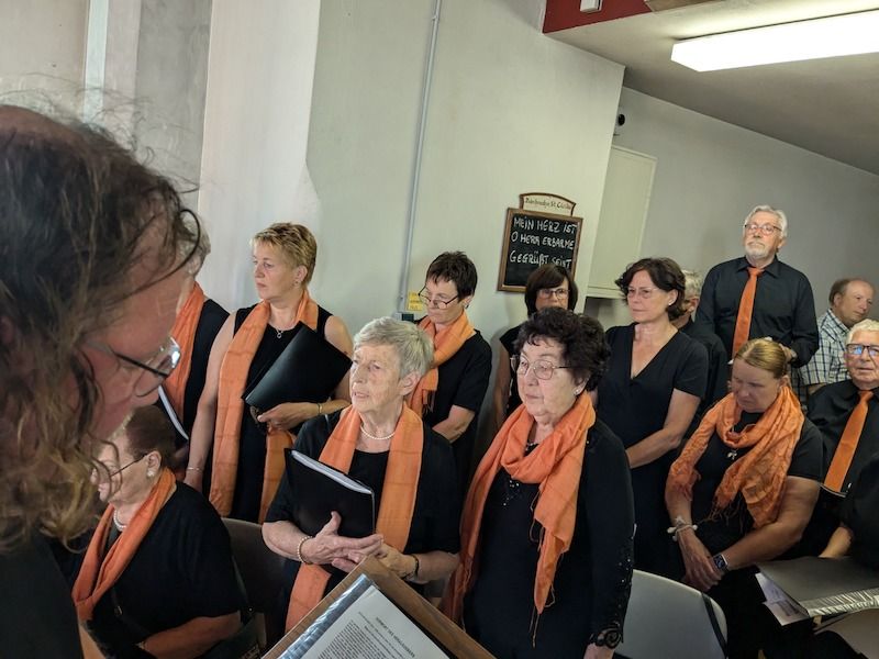 Pfarrcäcilienchor Höngen on Tour in der Pfarrkirche in Havert