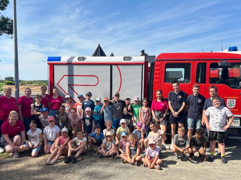 Ferienspiele besuchen die Freiwillige Feuerwehr Selfkant