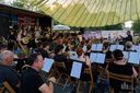 Gelungenes gemeinsames Konzert unterm Fallschirm