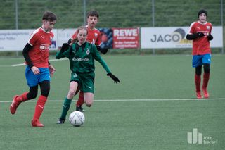 Gladbachs Mädchen besiegen die Jungs vom SCS C2 knapp