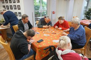 Bastelnachmittag in der Wohnstätte Höngen