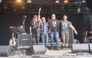 Rocklegende erneut in Hückelhoven - Auch Frida von Abba ist Miller Anderson-Fan