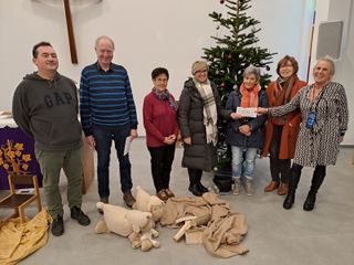 Die Tafel freut sich über Spende der Frauengemeinschaft