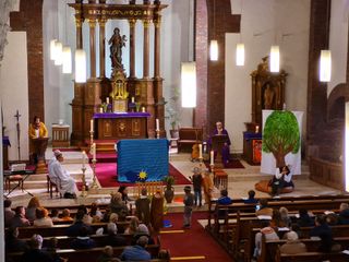 Kath. Sprachkindergarten „Rappelkiste“ gestaltet Frühlingsmesse mit