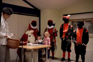 Nikolaus begeistert Kinder in Havert, Stein und Millen-Bruch