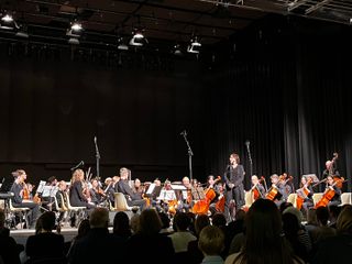 Volksbank Heinsberg eG präsentiert das Sinfonieorchester der Kreismusikschule und Marc Breuer