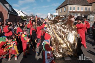Mehr als 1400 Zugteilnehmer in Tüddern