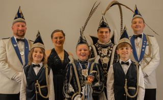 Altweibertreffen, Kostümball und Rosenmontagszug, Tüddern bietet ein abwechslungsreiches Programm