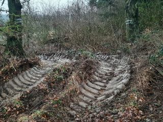 Bitte das Bodendenkmal nicht weiter beschädigen!