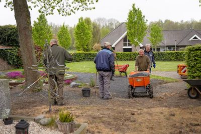 Millen zeigt Gemeinschaft: Friedhofsaktion als Auftakt zu einem besonderen Quirinus‑Wochenende