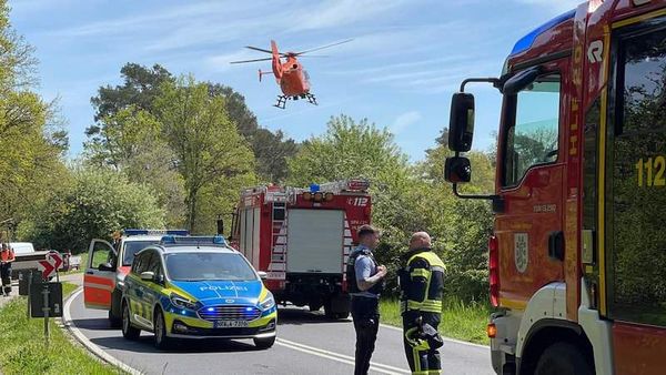 Verkehrsunfall mit eingeklemmter Person