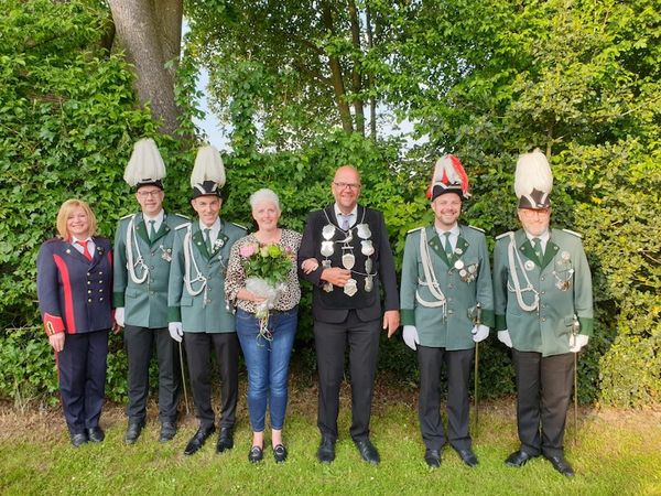 Harry Nizet schießt den Vogel ab