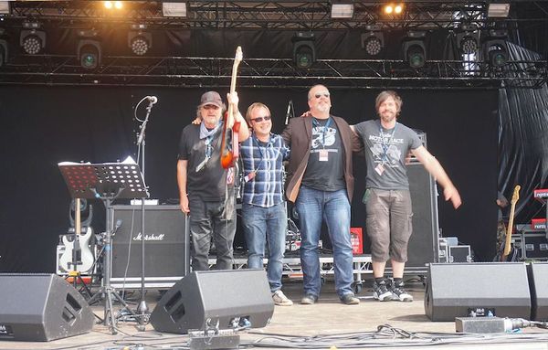 Rocklegende erneut in Hückelhoven - Auch Frida von Abba ist Miller Anderson-Fan