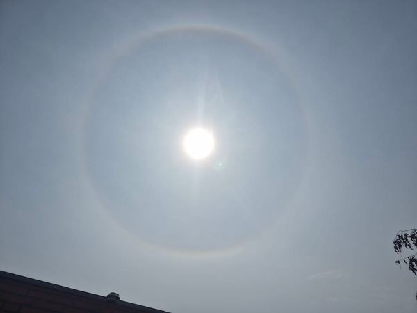 Regenbogen um die Sonne