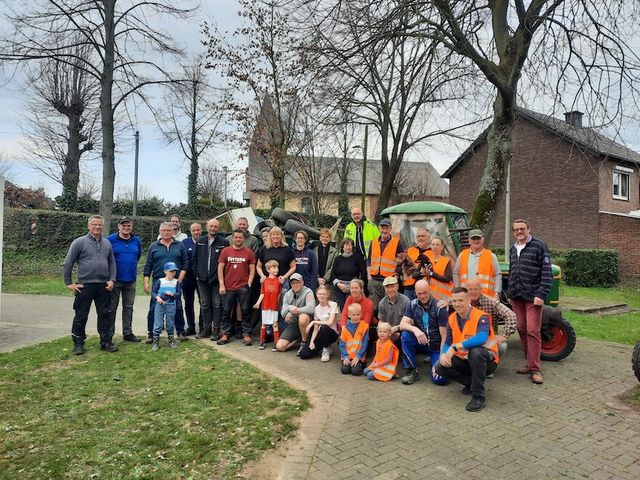 Erfolgreiche Müllsammelaktion in Hillensberg