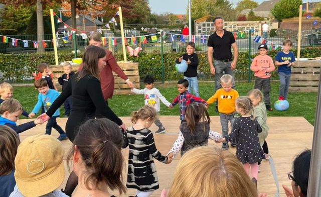 Kath. Sprachkindergarten „Rappelkiste“ feiert Fest der Kulturen