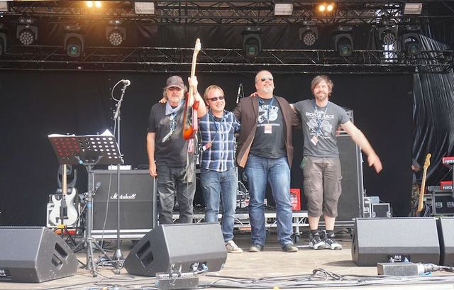 Rocklegende erneut in Hückelhoven - Auch Frida von Abba ist Miller Anderson-Fan