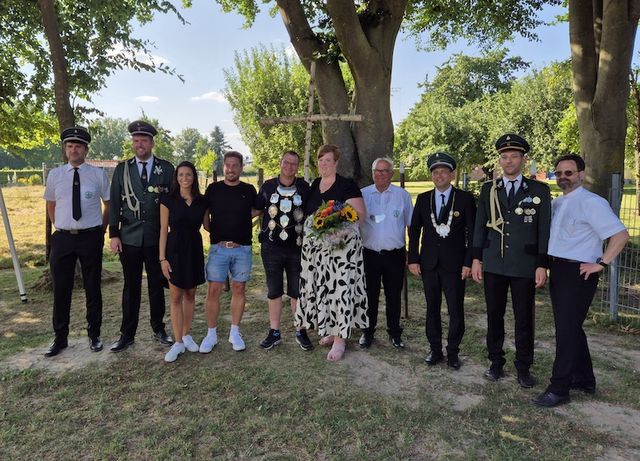 Erfolgreicher Vogelschuss in Kreuzrath