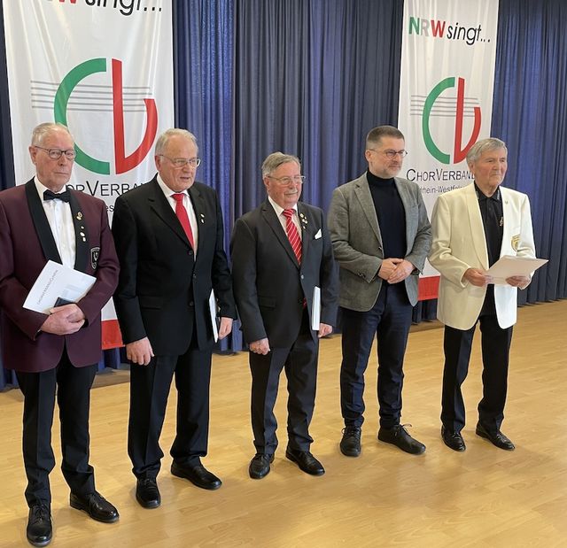 Sängerkreis Heinsberg ehrt verdiente Chöre, Chormitglieder und langjährige Verdienste um das Ehrenamt sowie einen Dirigenten