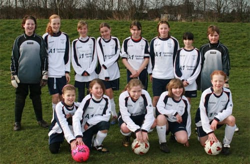 diamondsu12 Lichfield Diamonds U12 showing off their new kit, sponsored by A1 Gardening services