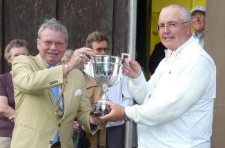 Mayor Terry Thomas handing over the trophy Mayor Terry Thomas handing over the trophy