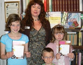 charlotte-blue-samuel-green-molly-pink-and-carole-collier Charlotte Hamby, Samuel Johnson, Mollie Johnson and Carole Collier