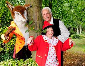 pinocchio Don Maclean joins other Pinocchio cast members