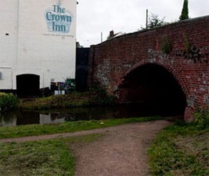 canalcrowninn The Trent and Mersey Canal next to the Crown Inn