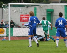 heartbraker-92nd-minute-winnerfor-bradford Bradford Park Avenue score a last minute winner against Chasetown FC. Pic: Dave Birt