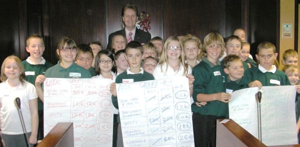 Thomas Barnes School Cllr Matthew Ellis with pupils from Thomas Barnes School