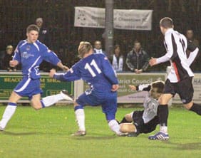 benjevonstackle Ben Jevons in the challenge which saw him stretchered off. Pic: Dave Birt