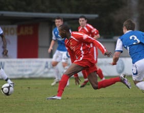 Ramone Stephens gets away from his marker. Pic: Dave Birt