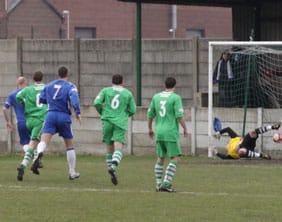 teesdale-converts-the-pen-1-0 Richard Teesdale slots home his penalty. Pic: Dave Birt